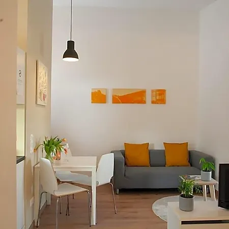 Studiosplus Apartahotel 3*