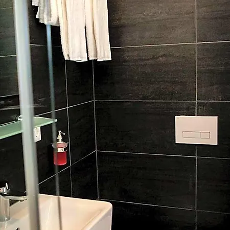 Studiosplus Apartahotel 3*